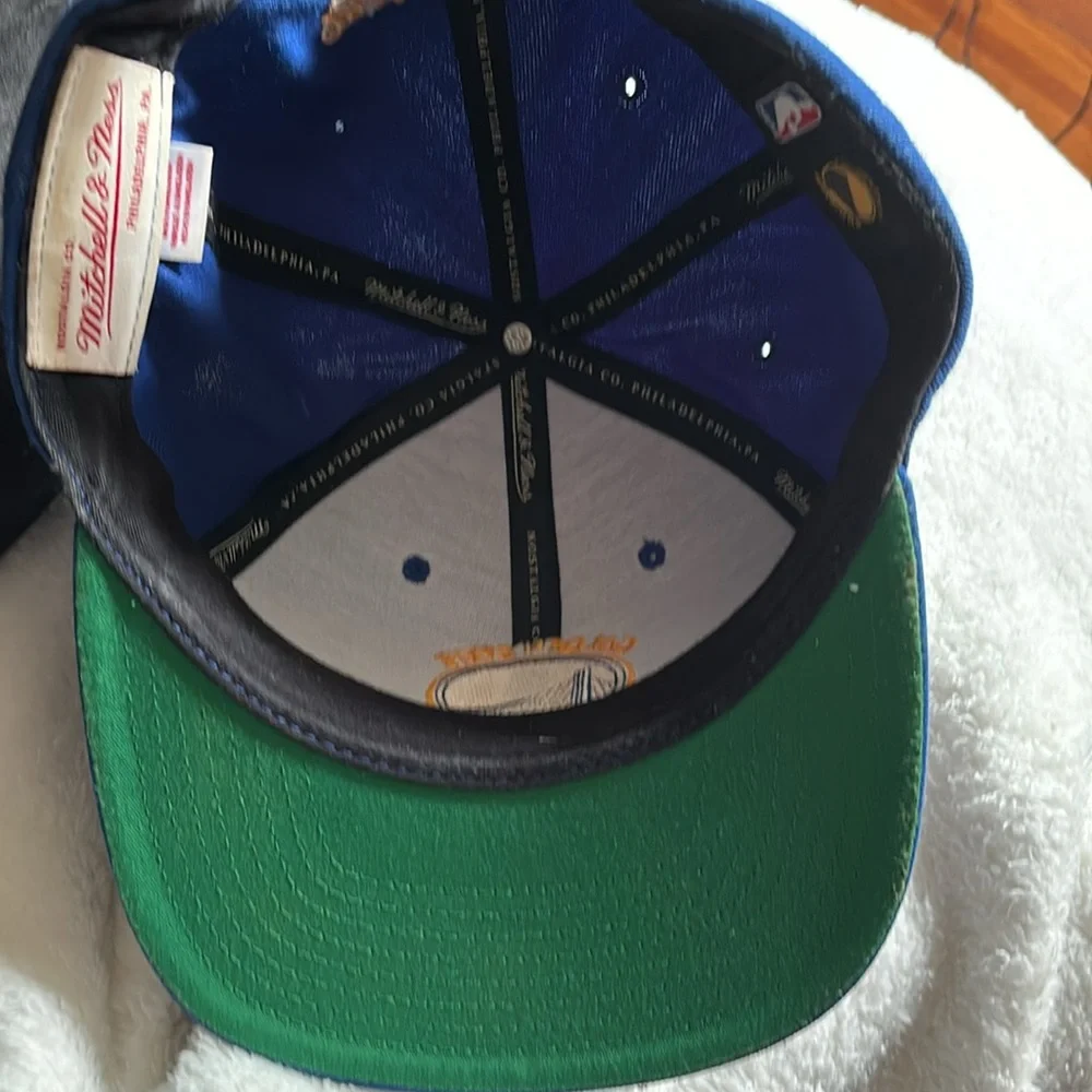 Golden State Warriors NBA, authentic Mitchell retro snapback like new! - Picture 3 of 3